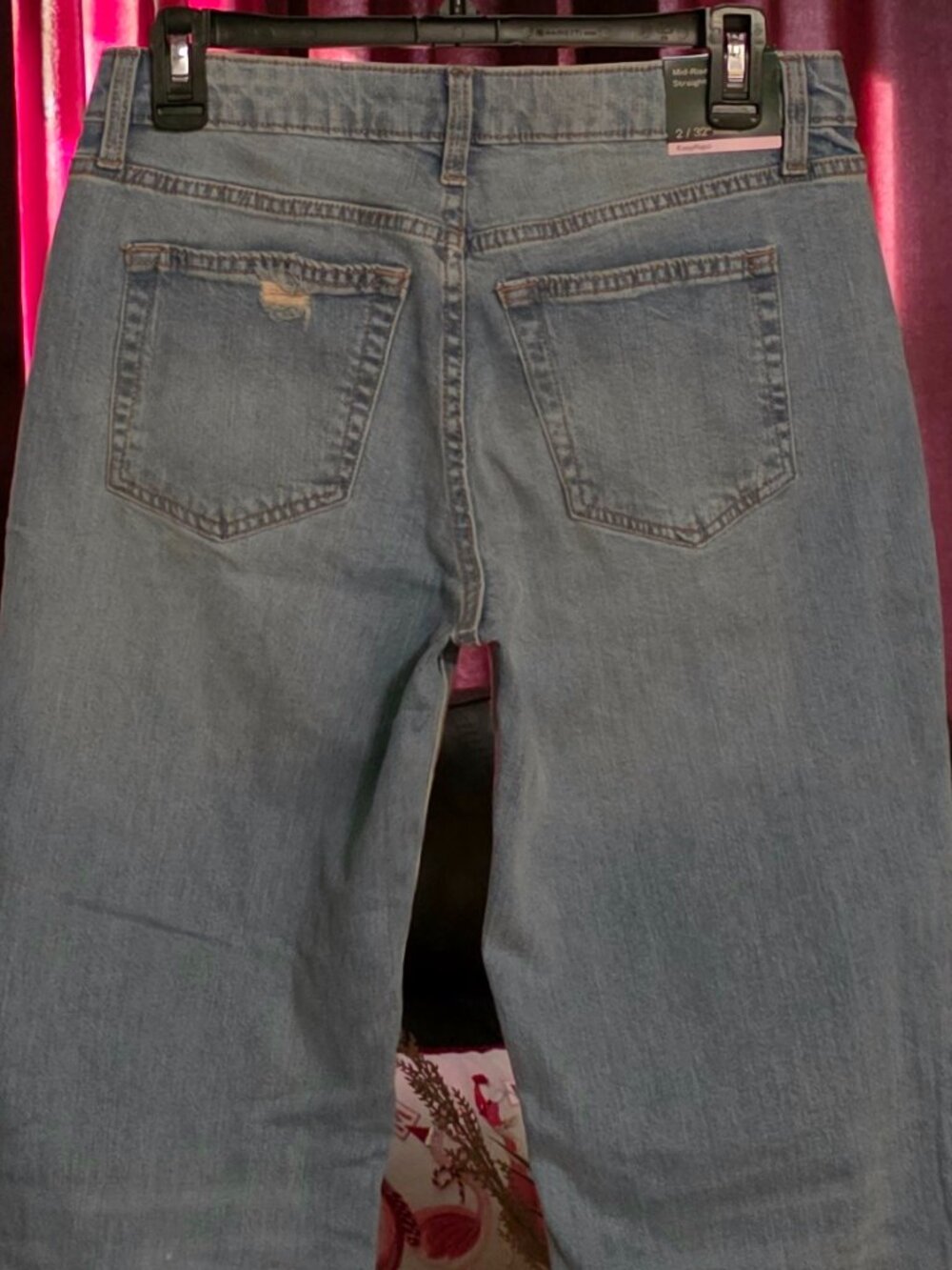 MID-RISE STRAIGHT RIPPED JEANS! - Picture 4 of 4